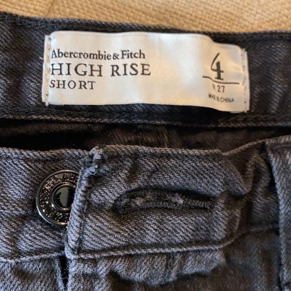 Abercrombie and Fitch high rise jean shorts - Picture 3 of 6